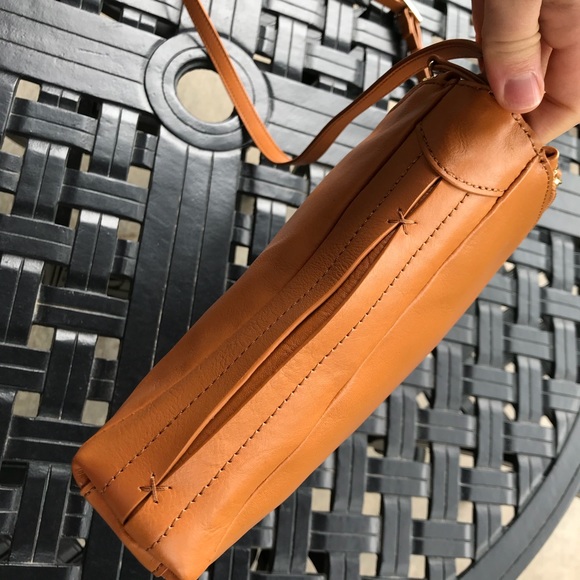 Camel toned genuine leather purse - Picture 9 of 9